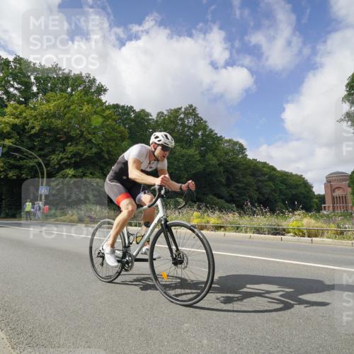 14.09.2025 - Stadtparktriathlon Michael Burmester http://msf.ph/oto/8894115 14.09.2025 12:07:53 Radfahren 1033, 1047, 1048, 1182, 1192, 1202, 1209 meine-sportfotos.de