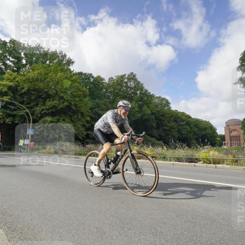 14.09.2025 - Stadtparktriathlon Michael Burmester http://msf.ph/oto/8894117 14.09.2025 12:07:55 Radfahren 1033, 1047, 1048, 1182, 1192, 1202, 1209 meine-sportfotos.de