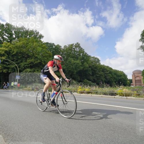 14.09.2025 - Stadtparktriathlon Michael Burmester http://msf.ph/oto/8894118 14.09.2025 12:07:56 Radfahren 1047, 1048, 1182, 1192, 1202, 1209 meine-sportfotos.de