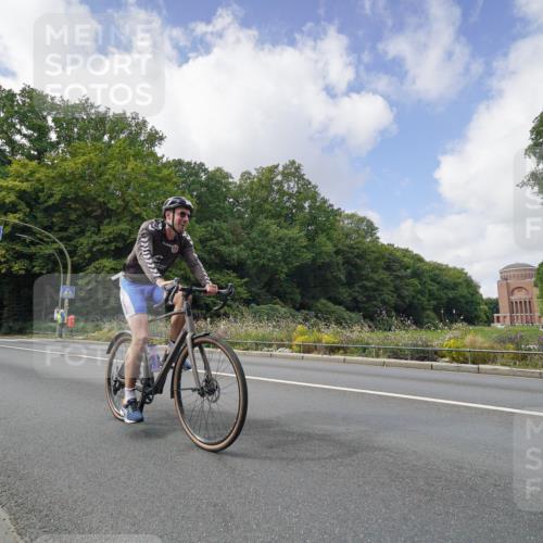 14.09.2025 - Stadtparktriathlon Michael Burmester http://msf.ph/oto/8894121 14.09.2025 12:07:59 Radfahren 1047, 1182, 1192, 1202, 1209 meine-sportfotos.de