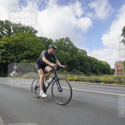 14.09.2025 - Stadtparktriathlon Michael Burmester http://msf.ph/oto/8894123 14.09.2025 12:08:10 Radfahren 1031, 1057, 1062, 1099, 1168, 1200, 1215 meine-sportfotos.de
