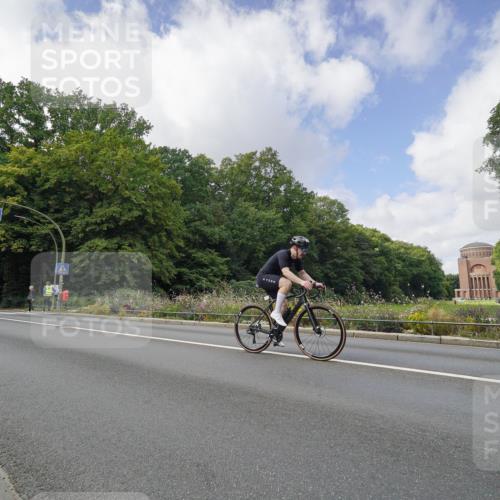 14.09.2025 - Stadtparktriathlon Michael Burmester http://msf.ph/oto/8894129 14.09.2025 12:08:16 Radfahren 1062, 1099, 1168, 1200, 1215 meine-sportfotos.de