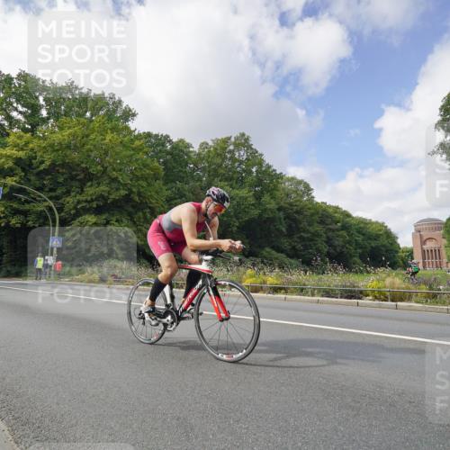 14.09.2025 - Stadtparktriathlon Michael Burmester http://msf.ph/oto/8894133 14.09.2025 12:08:34 Radfahren 1039, 1058, 1060, 1064, 1162, 1174, 1185 meine-sportfotos.de