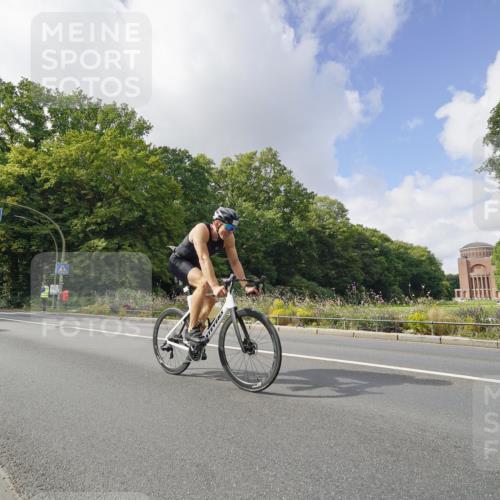 14.09.2025 - Stadtparktriathlon Michael Burmester http://msf.ph/oto/8894149 14.09.2025 12:09:04 Radfahren 1046, 1087, 1152, 1194 meine-sportfotos.de