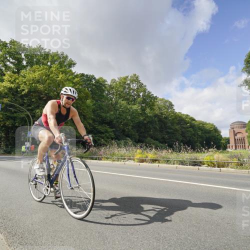 14.09.2025 - Stadtparktriathlon Michael Burmester http://msf.ph/oto/8894165 14.09.2025 12:10:04 Radfahren 1049, 1073, 1172, 1173 meine-sportfotos.de