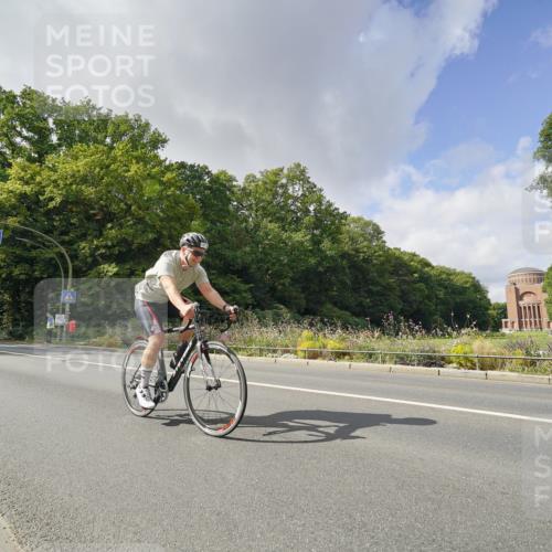 14.09.2025 - Stadtparktriathlon Michael Burmester http://msf.ph/oto/8894169 14.09.2025 12:10:12 Radfahren 1073, 1085, 1095, 1110, 1129, 1141, 1163, 1172, 1218 meine-sportfotos.de