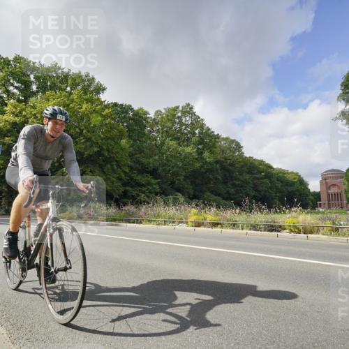 14.09.2025 - Stadtparktriathlon Michael Burmester http://msf.ph/oto/8894186 14.09.2025 12:10:49 Radfahren 1022, 1133, 1205 meine-sportfotos.de