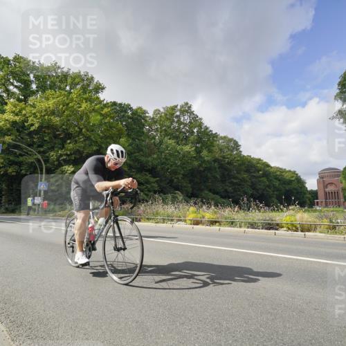 14.09.2025 - Stadtparktriathlon Michael Burmester http://msf.ph/oto/8894187 14.09.2025 12:10:51 Radfahren 1022, 1133, 1205 meine-sportfotos.de