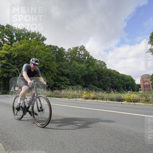 14.09.2025 - Stadtparktriathlon Michael Burmester http://msf.ph/oto/8894193 14.09.2025 12:11:05 Radfahren 1108, 1144, 1170 meine-sportfotos.de