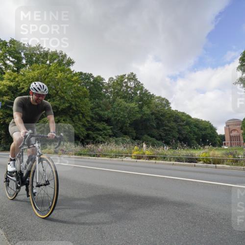 14.09.2025 - Stadtparktriathlon Michael Burmester http://msf.ph/oto/8894194 14.09.2025 12:11:19 Radfahren 1056, 1139 meine-sportfotos.de