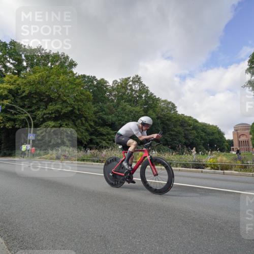 14.09.2025 - Stadtparktriathlon Michael Burmester http://msf.ph/oto/8894198 14.09.2025 12:11:30 Radfahren 1089, 1091, 1132, 1139, 1212, 1219 meine-sportfotos.de