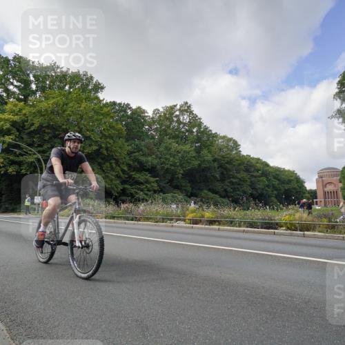 14.09.2025 - Stadtparktriathlon Michael Burmester http://msf.ph/oto/8894203 14.09.2025 12:11:41 Radfahren 1079, 1089, 1094 meine-sportfotos.de