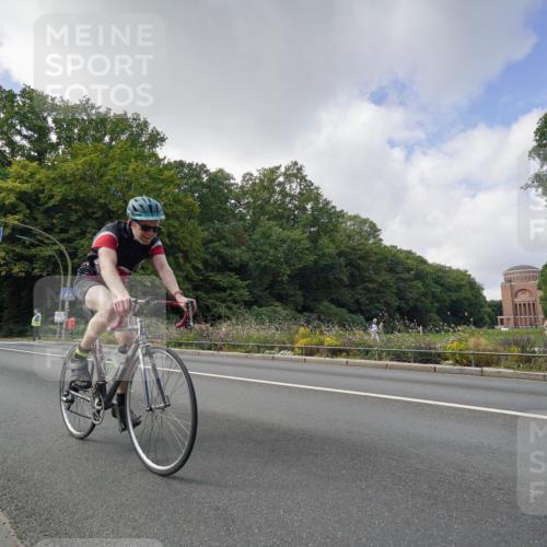 14.09.2025 - Stadtparktriathlon Michael Burmester http://msf.ph/oto/8894207 14.09.2025 12:11:55 Radfahren 1189, 1217 meine-sportfotos.de