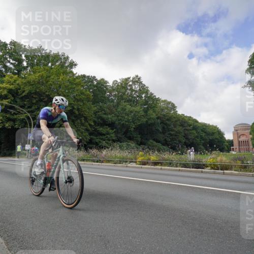 14.09.2025 - Stadtparktriathlon Michael Burmester http://msf.ph/oto/8894213 14.09.2025 12:12:20 Radfahren 1050, 1075, 1123, 1143, 1204 meine-sportfotos.de