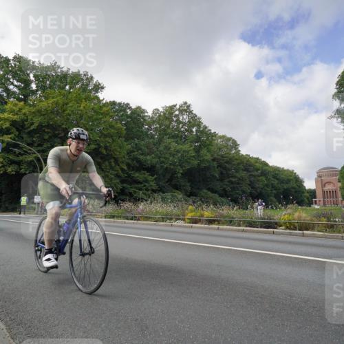 14.09.2025 - Stadtparktriathlon Michael Burmester http://msf.ph/oto/8894214 14.09.2025 12:12:20 Radfahren 1050, 1075, 1123, 1143, 1204 meine-sportfotos.de