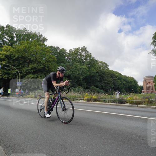 14.09.2025 - Stadtparktriathlon Michael Burmester http://msf.ph/oto/8894220 14.09.2025 12:12:30 Radfahren 1053, 1143, 1160 meine-sportfotos.de