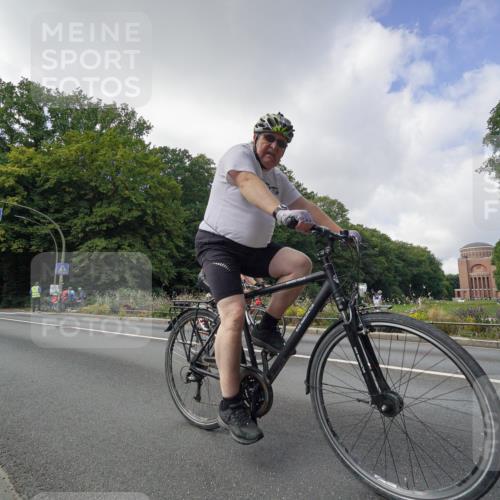 14.09.2025 - Stadtparktriathlon Michael Burmester http://msf.ph/oto/8894225 14.09.2025 12:12:43 Radfahren 1100, 1128, 1147, 1155, 1197 meine-sportfotos.de