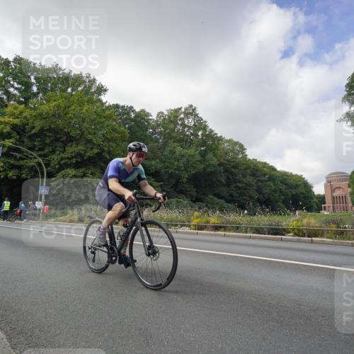 14.09.2025 - Stadtparktriathlon Michael Burmester http://msf.ph/oto/8894227 14.09.2025 12:12:51 Radfahren 1055, 1128, 1183 meine-sportfotos.de