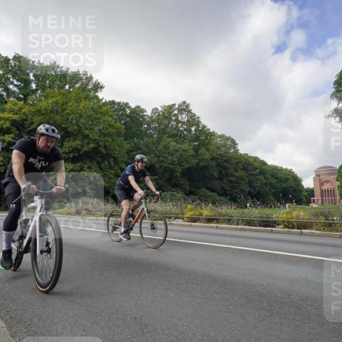 14.09.2025 - Stadtparktriathlon Michael Burmester http://msf.ph/oto/8894228 14.09.2025 12:12:54 Radfahren 1055, 1128, 1183 meine-sportfotos.de