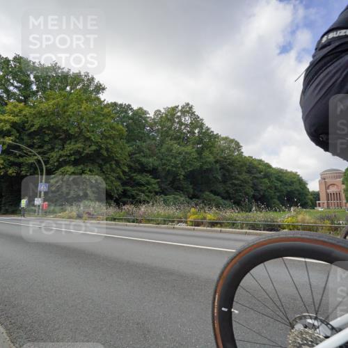 14.09.2025 - Stadtparktriathlon Michael Burmester http://msf.ph/oto/8894230 14.09.2025 12:12:55 Radfahren 1055, 1128, 1183 meine-sportfotos.de