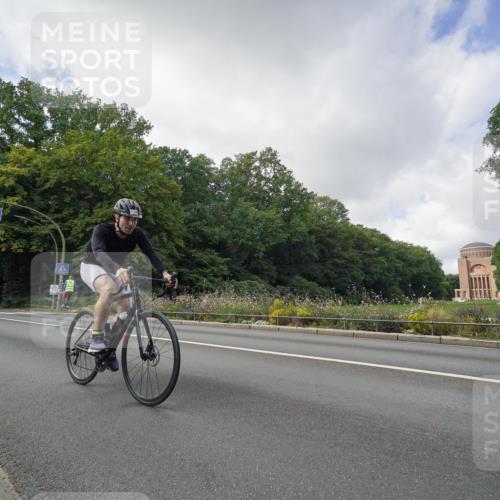 14.09.2025 - Stadtparktriathlon Michael Burmester http://msf.ph/oto/8894235 14.09.2025 12:13:21 Radfahren 1061, 1134, 1137, 1145, 1159 meine-sportfotos.de