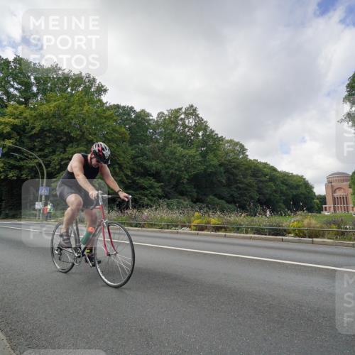14.09.2025 - Stadtparktriathlon Michael Burmester http://msf.ph/oto/8894239 14.09.2025 12:13:30 Radfahren 1084, 1159, 1214 meine-sportfotos.de