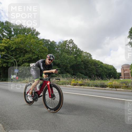 14.09.2025 - Stadtparktriathlon Michael Burmester http://msf.ph/oto/8894246 14.09.2025 12:14:05 Radfahren 1059, 1180, 1188, 1199 meine-sportfotos.de