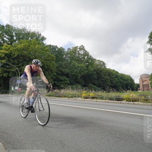14.09.2025 - Stadtparktriathlon Michael Burmester http://msf.ph/oto/8894250 14.09.2025 12:14:24 Radfahren 1088, 1124 meine-sportfotos.de