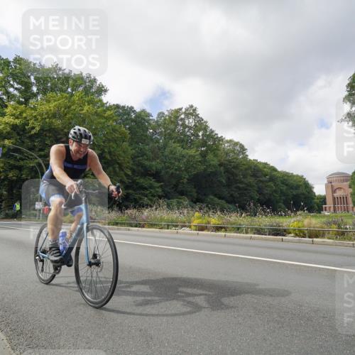 14.09.2025 - Stadtparktriathlon Michael Burmester http://msf.ph/oto/8894254 14.09.2025 12:14:43 Radfahren 1121, 1168, 1209 meine-sportfotos.de