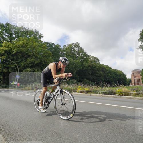 14.09.2025 - Stadtparktriathlon Michael Burmester http://msf.ph/oto/8894257 14.09.2025 12:14:47 Radfahren 1121, 1209 meine-sportfotos.de