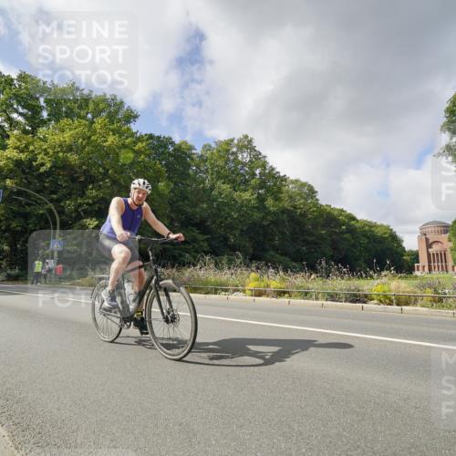 14.09.2025 - Stadtparktriathlon Michael Burmester http://msf.ph/oto/8894278 14.09.2025 12:15:56 Radfahren 1068, 1185, 1193, 1194, 1311 meine-sportfotos.de