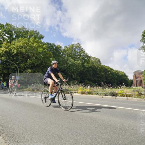 14.09.2025 - Stadtparktriathlon Michael Burmester http://msf.ph/oto/8894291 14.09.2025 12:16:33 Radfahren 1057, 1098, 1150, 1182, 1187, 1301 meine-sportfotos.de