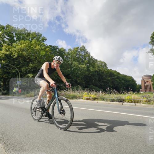 14.09.2025 - Stadtparktriathlon Michael Burmester http://msf.ph/oto/8894298 14.09.2025 12:16:54 Radfahren 1129, 1172, 1203, 1210, 1211, 1281 meine-sportfotos.de