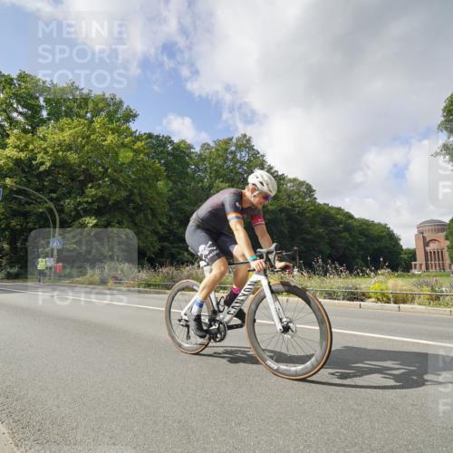 14.09.2025 - Stadtparktriathlon Michael Burmester http://msf.ph/oto/8894301 14.09.2025 12:16:57 Radfahren 1129, 1172, 1203, 1211, 1281 meine-sportfotos.de