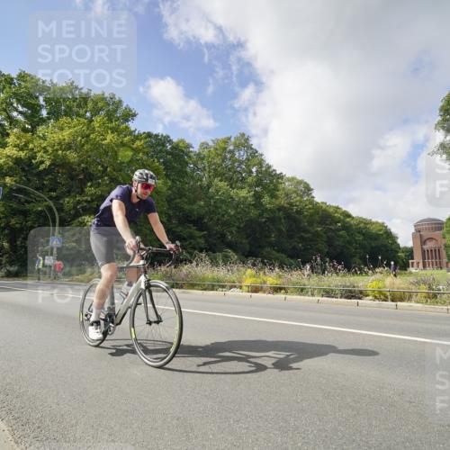 14.09.2025 - Stadtparktriathlon Michael Burmester http://msf.ph/oto/8894316 14.09.2025 12:17:40 Radfahren 1163, 1167, 1224, 1317 meine-sportfotos.de