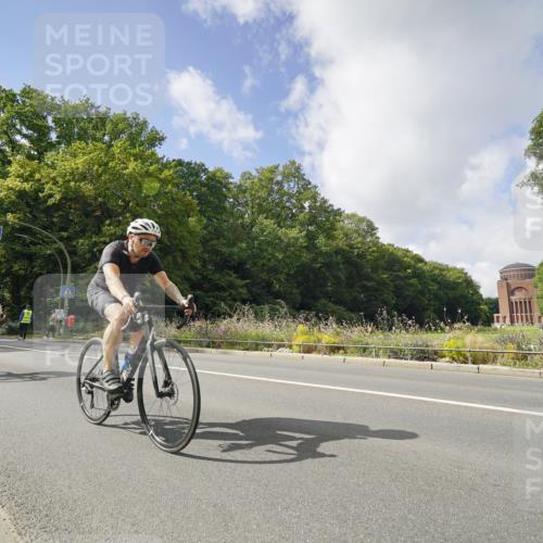 14.09.2025 - Stadtparktriathlon Michael Burmester http://msf.ph/oto/8894324 14.09.2025 12:17:57 Radfahren 1133, 1141, 1149, 1200, 1215, 1310 meine-sportfotos.de