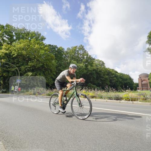 14.09.2025 - Stadtparktriathlon Michael Burmester http://msf.ph/oto/8894333 14.09.2025 12:18:28 Radfahren 1085, 1139, 1144, 1170, 1178, 1218, 1245, 1247, 1260, 1297 meine-sportfotos.de