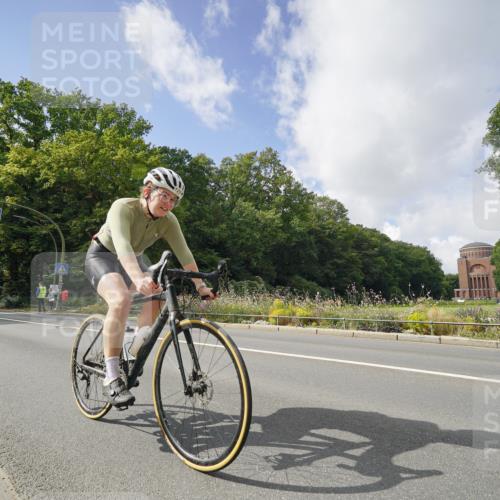 14.09.2025 - Stadtparktriathlon Michael Burmester http://msf.ph/oto/8894338 14.09.2025 12:18:32 Radfahren 1085, 1139, 1144, 1170, 1176, 1178, 1218, 1247, 1260, 1297 meine-sportfotos.de