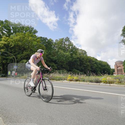 14.09.2025 - Stadtparktriathlon Michael Burmester http://msf.ph/oto/8894344 14.09.2025 12:18:41 Radfahren 1085, 1132, 1176, 1212, 1304 meine-sportfotos.de