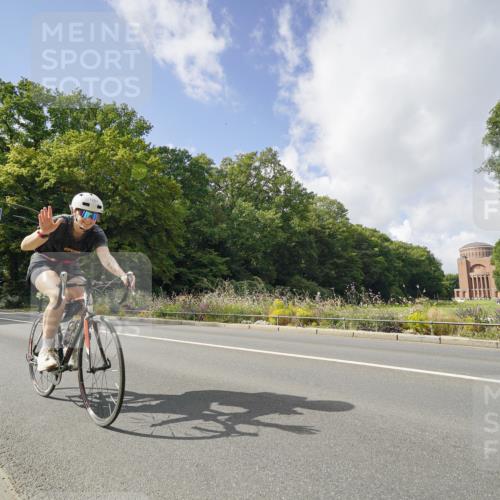 14.09.2025 - Stadtparktriathlon Michael Burmester http://msf.ph/oto/8894352 14.09.2025 12:19:04 Radfahren 1267, 1283 meine-sportfotos.de