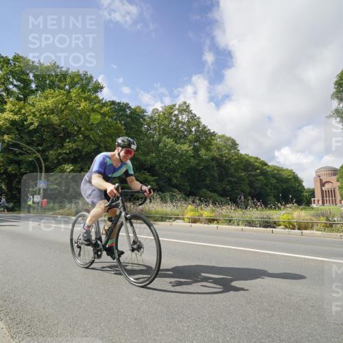 14.09.2025 - Stadtparktriathlon Michael Burmester http://msf.ph/oto/8894371 14.09.2025 12:19:53 Radfahren 1117, 1128, 1223 meine-sportfotos.de