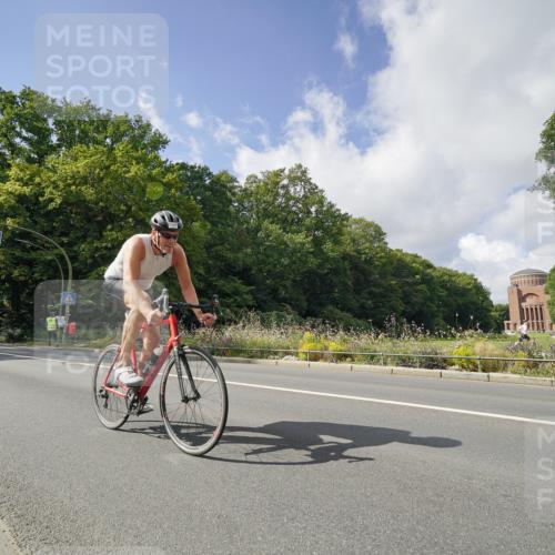 14.09.2025 - Stadtparktriathlon Michael Burmester http://msf.ph/oto/8894375 14.09.2025 12:20:23 Radfahren 1147 meine-sportfotos.de