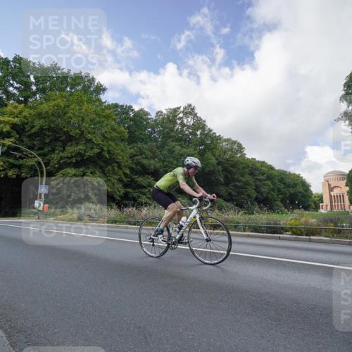 14.09.2025 - Stadtparktriathlon Michael Burmester http://msf.ph/oto/8894389 14.09.2025 12:21:09 Radfahren 1122, 1168, 1197, 1204, 1264, 1291, 1319 meine-sportfotos.de