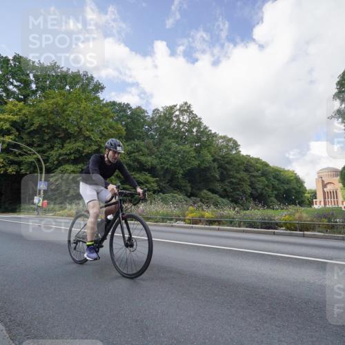 14.09.2025 - Stadtparktriathlon Michael Burmester http://msf.ph/oto/8894408 14.09.2025 12:21:35 Radfahren 1094, 1134, 1159, 1174, 1209, 1248, 1257, 1273, 1277, 1288, 1299 meine-sportfotos.de