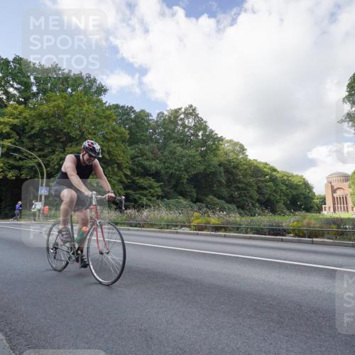 14.09.2025 - Stadtparktriathlon Michael Burmester http://msf.ph/oto/8894430 14.09.2025 12:22:19 Radfahren 1214, 1251, 1292, 1321 meine-sportfotos.de
