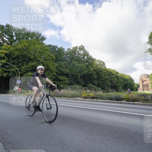14.09.2025 - Stadtparktriathlon Michael Burmester http://msf.ph/oto/8894434 14.09.2025 12:22:25 Radfahren 1199, 1214, 1251, 1278, 1292 meine-sportfotos.de
