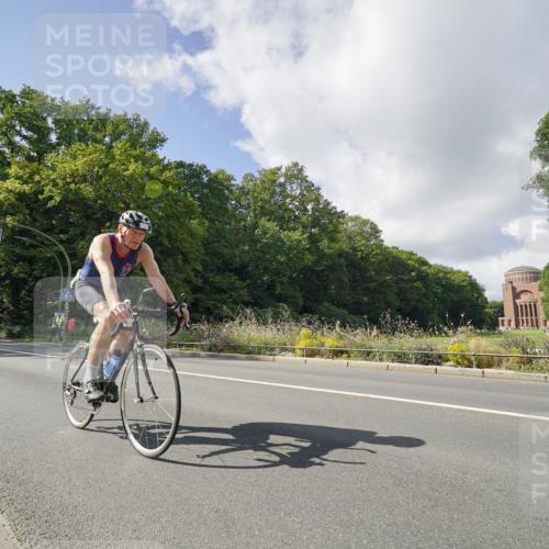 14.09.2025 - Stadtparktriathlon Michael Burmester http://msf.ph/oto/8894457 14.09.2025 12:23:07 Radfahren 1055, 1124, 1185, 1236 meine-sportfotos.de