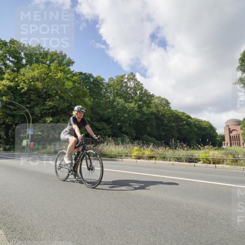 14.09.2025 - Stadtparktriathlon Michael Burmester http://msf.ph/oto/8894471 14.09.2025 12:23:51 Radfahren 1246 meine-sportfotos.de
