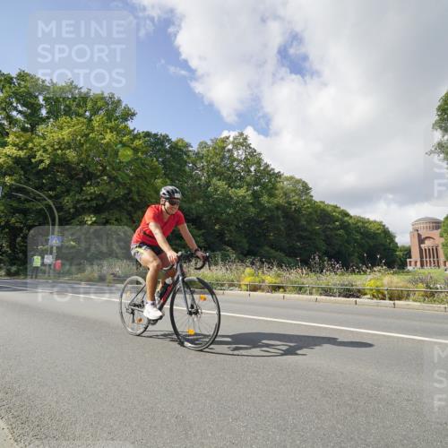 14.09.2025 - Stadtparktriathlon Michael Burmester http://msf.ph/oto/8894472 14.09.2025 12:24:02 Radfahren 1153 meine-sportfotos.de