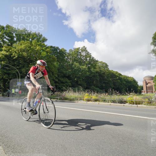 14.09.2025 - Stadtparktriathlon Michael Burmester http://msf.ph/oto/8894478 14.09.2025 12:24:24 Radfahren 1202 meine-sportfotos.de